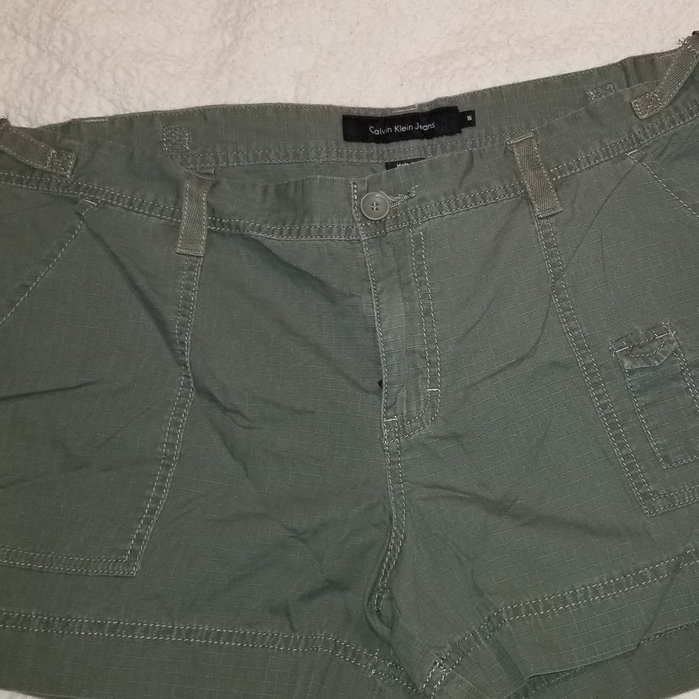 Calvin Klein khaki shorts, 16